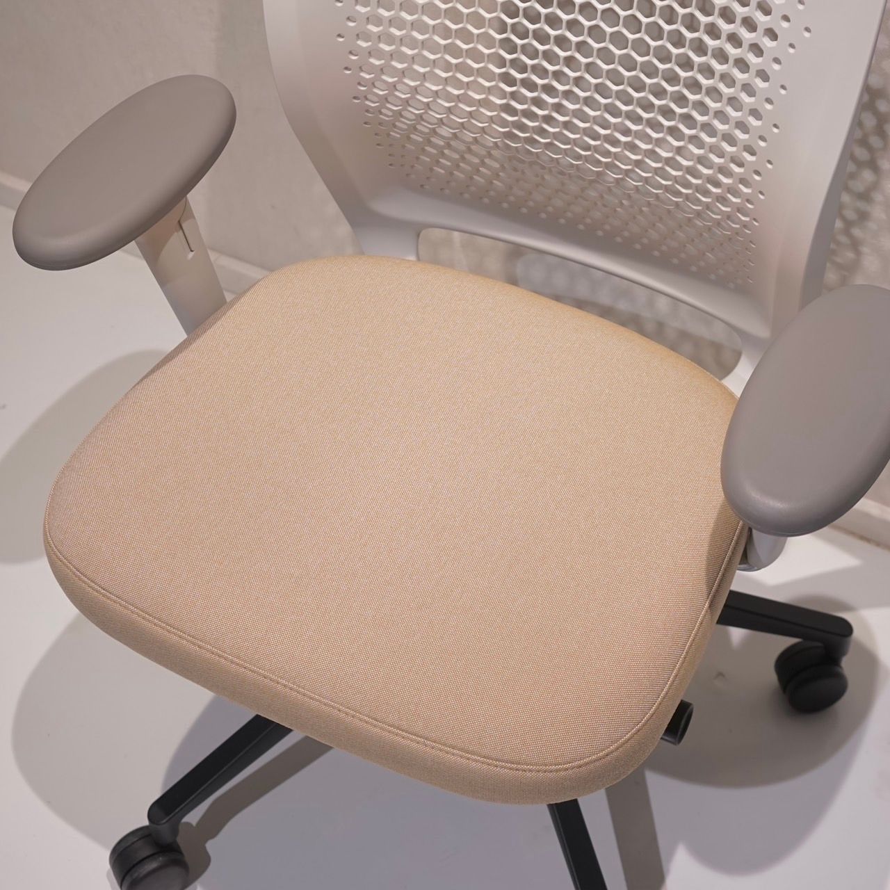 キャスター付き 昇降可