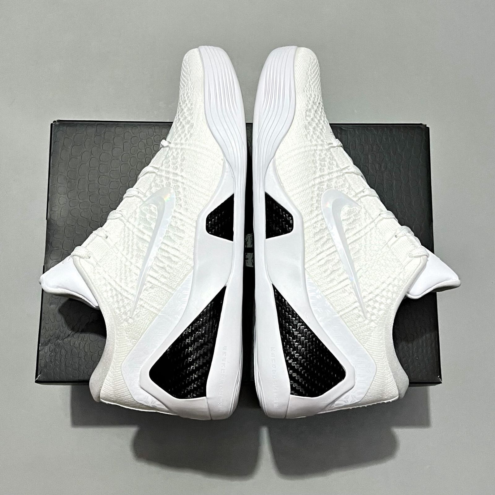 新品未使用Nike Kobe 9 Elite Low Protro  