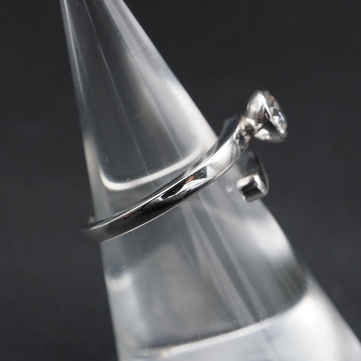 C760 スワロフスキー SWAROVSKI リング ダイヤモンド風 デザイン
