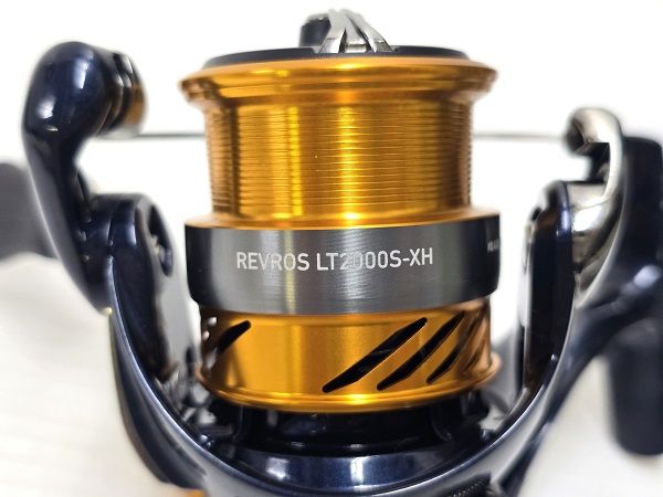 中古品】 ダイワ Daiwa スピニングリール 24 レブロス LT2000S
