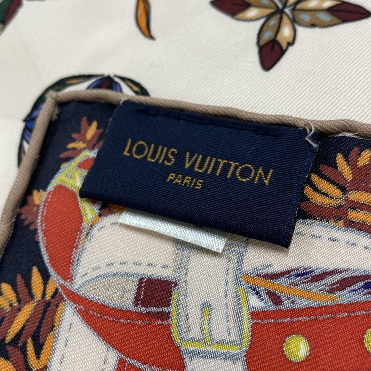 LOUIS VUITTON(ルイヴィトン) スカーフ モノグラム M76141 LOUIS VUITTON(ルイヴィトン) スカーフ モノグラム M76141