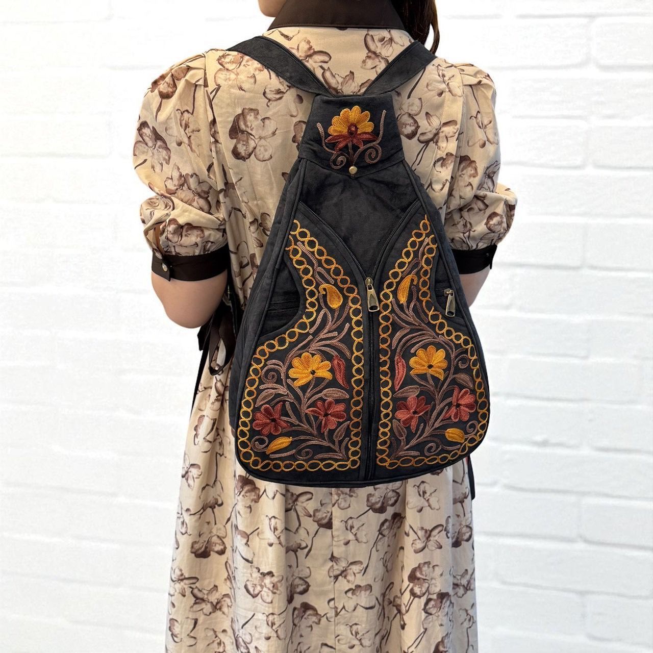リュック 2WAY バッグ ワンショルダー 刺繍入り ベルベット ブラック 