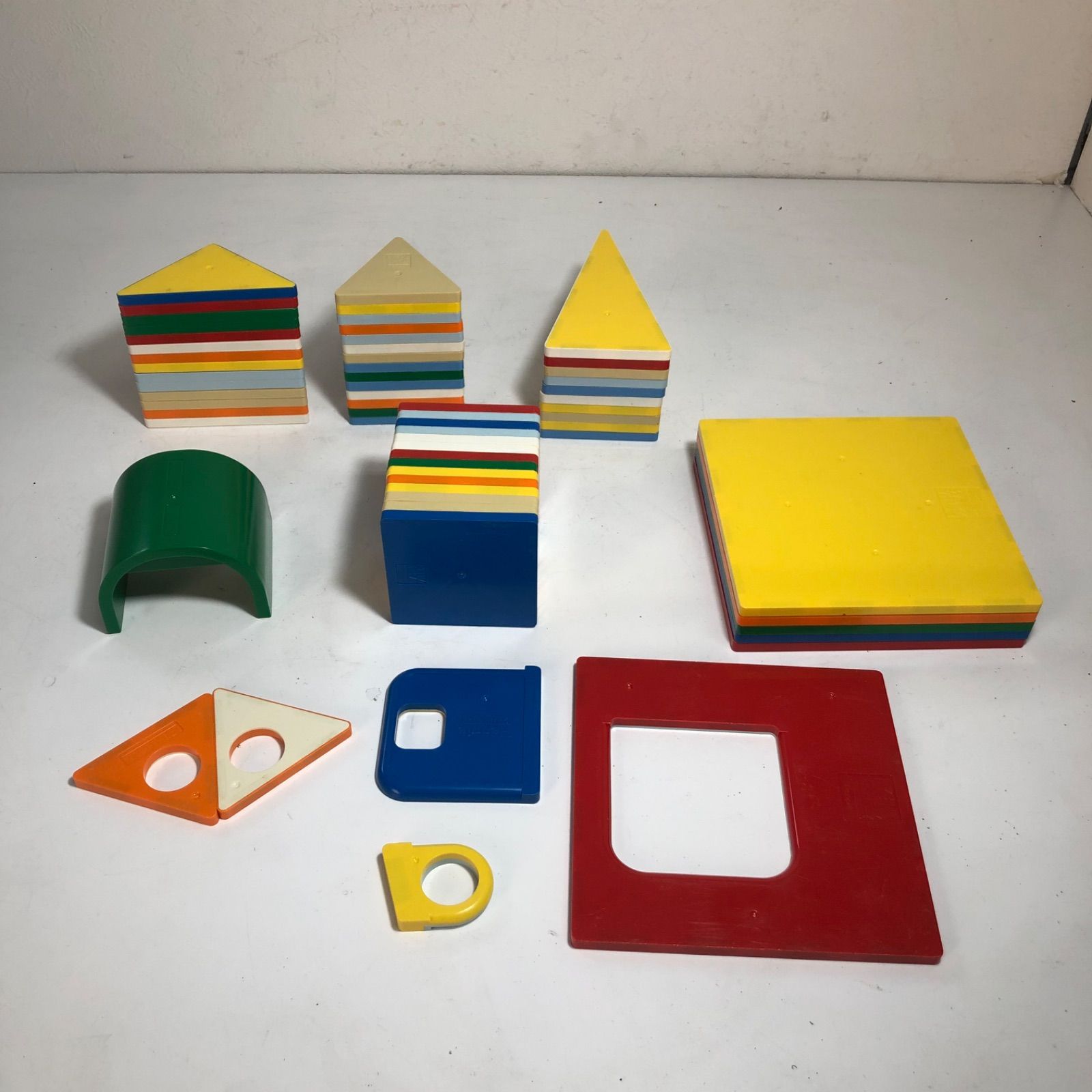 ☆ピープル 知育玩具 マグネット玩具 ピタゴラス 箱入り 63