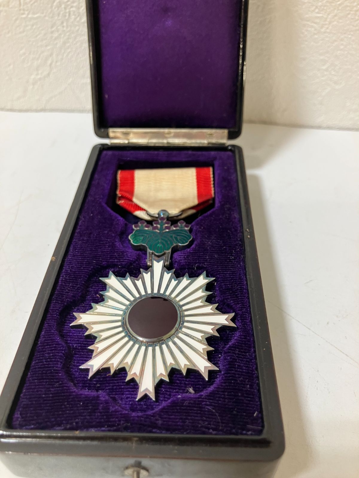 美品 勲六等単光旭日章 徽章 略章 勲章 共箱付