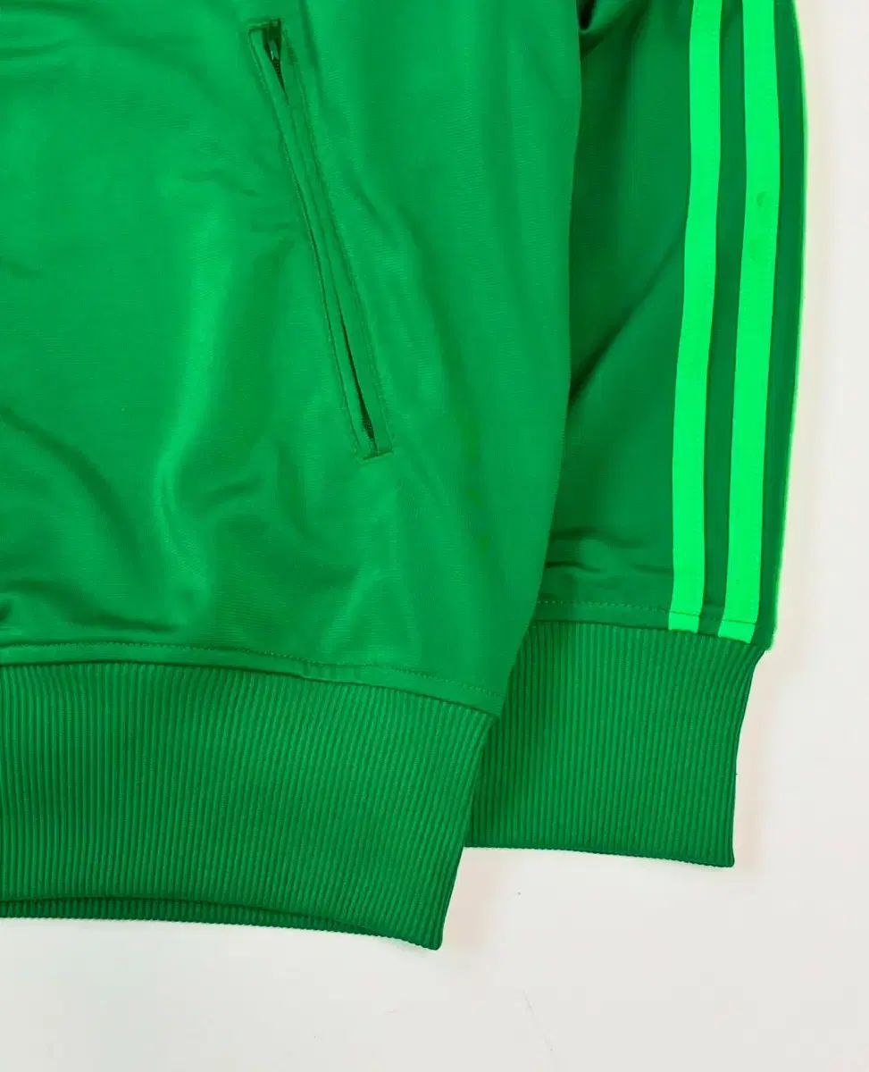 adidas アディダス