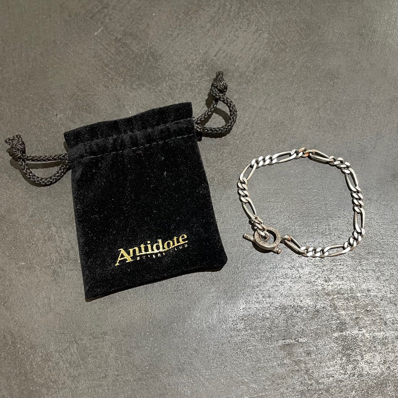 アンチドート バイヤーズクラブ フィガロブレスレット　サイズLARGE ANTIDOTE BUYERS CLUB - FIGARO WIDE CHAIN BRACELET (SILVER