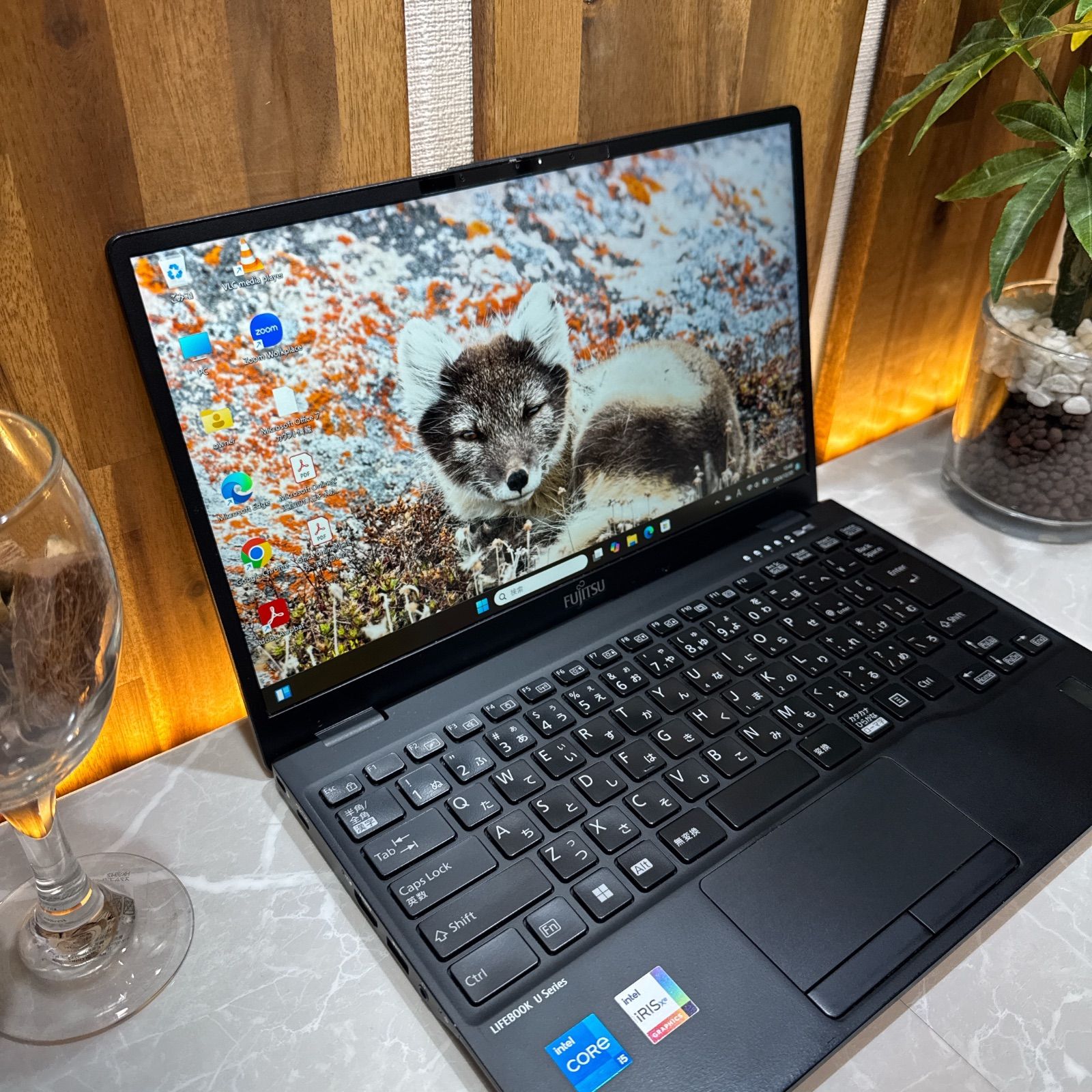 富士通LIFEBOOK U9312/J Core i5 8GB SSD256GB 驚異の700g台を実現した13.3型ノート「Fujitsu LIFEBOOK U9312/J