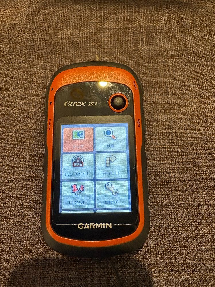中古品】GARMIN GPS eTrex20 海外版 〓 GARMIN eTrex20(英語版を