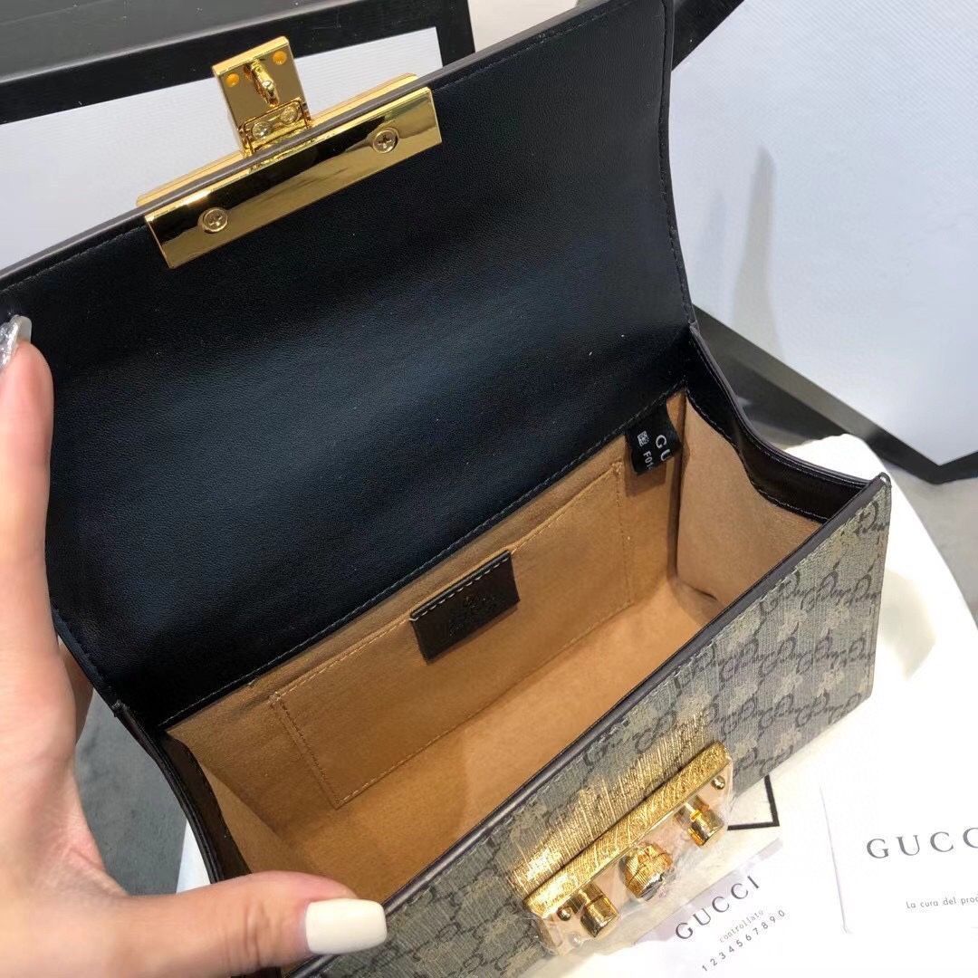 今日特価】GUCCI ブラック 20x15 409487 フォルムショルダー