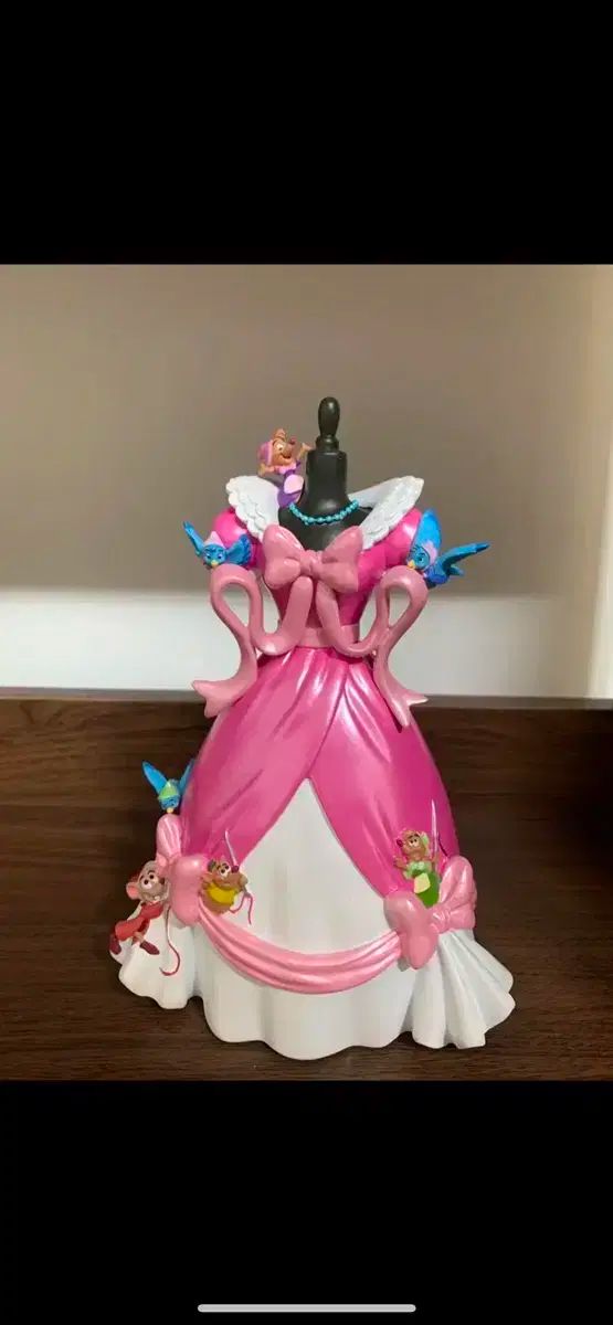 【新品未使用】ディズニーストア　シンデレラ　70周年　フィギュア　ピンクドレス ディズニー シンデレラ 70周年 フィギュア ディズニーストア