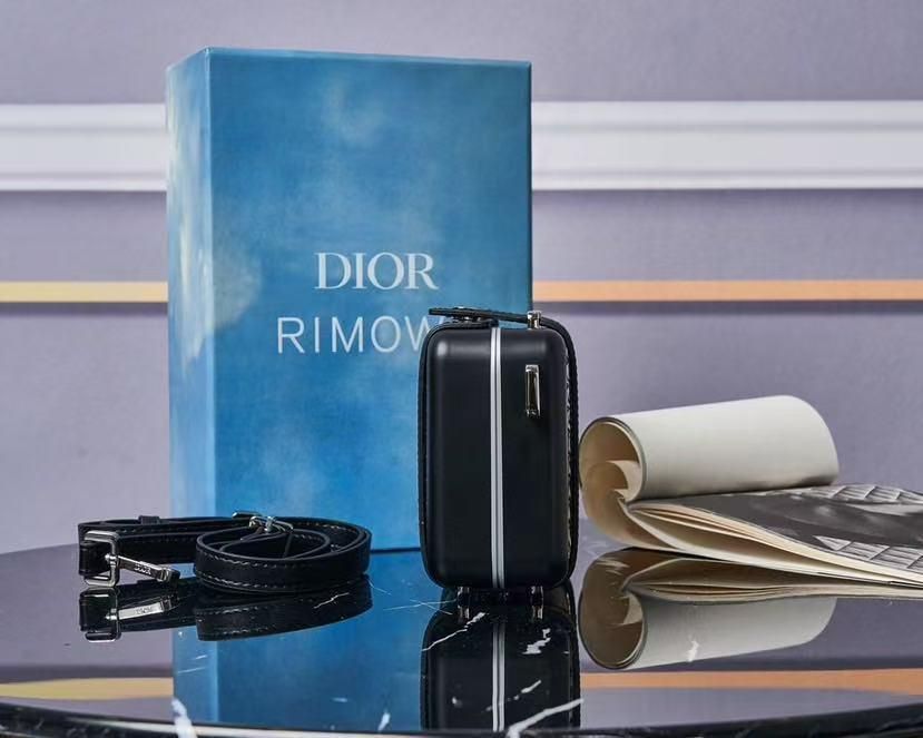 RIMOWAパーソナル ショルダーバッグ DIOR RIMOWA パーソナル クラッチ