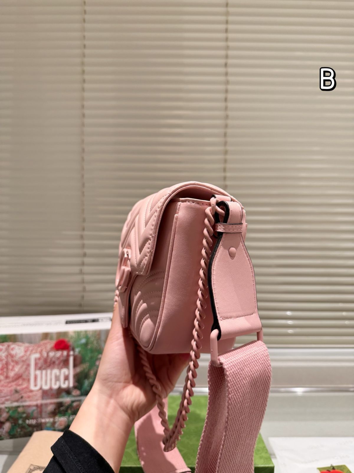 GUCCI GGマーモント　スクエアバック GUCCI GGマーモント スクエアミニバッグ 2025SS ? 22×15cm [本日