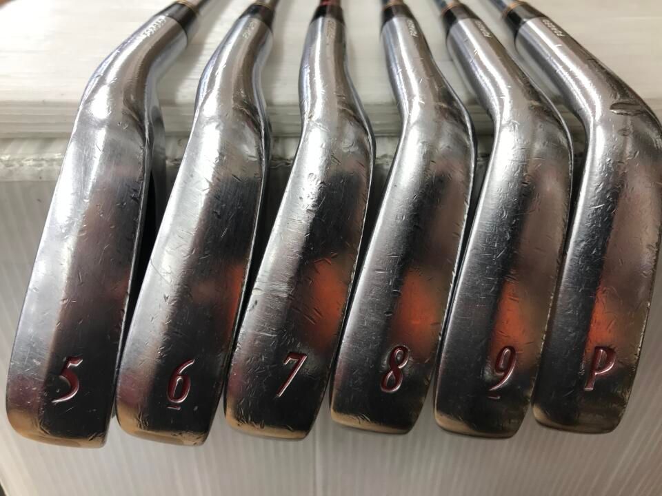 Srixon - スリクソン Z565 Z765 LIMITED RED EDITION アイアン 異彩を放て』、赤と青のスリクソン Zシリーズ数量限定アイアン