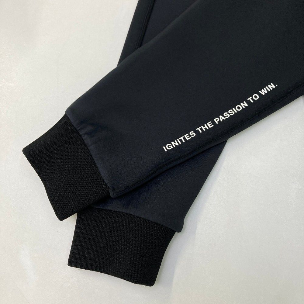 サイズ：4 MASTER BUNNY EDITION マスターバニーエディション 2023年