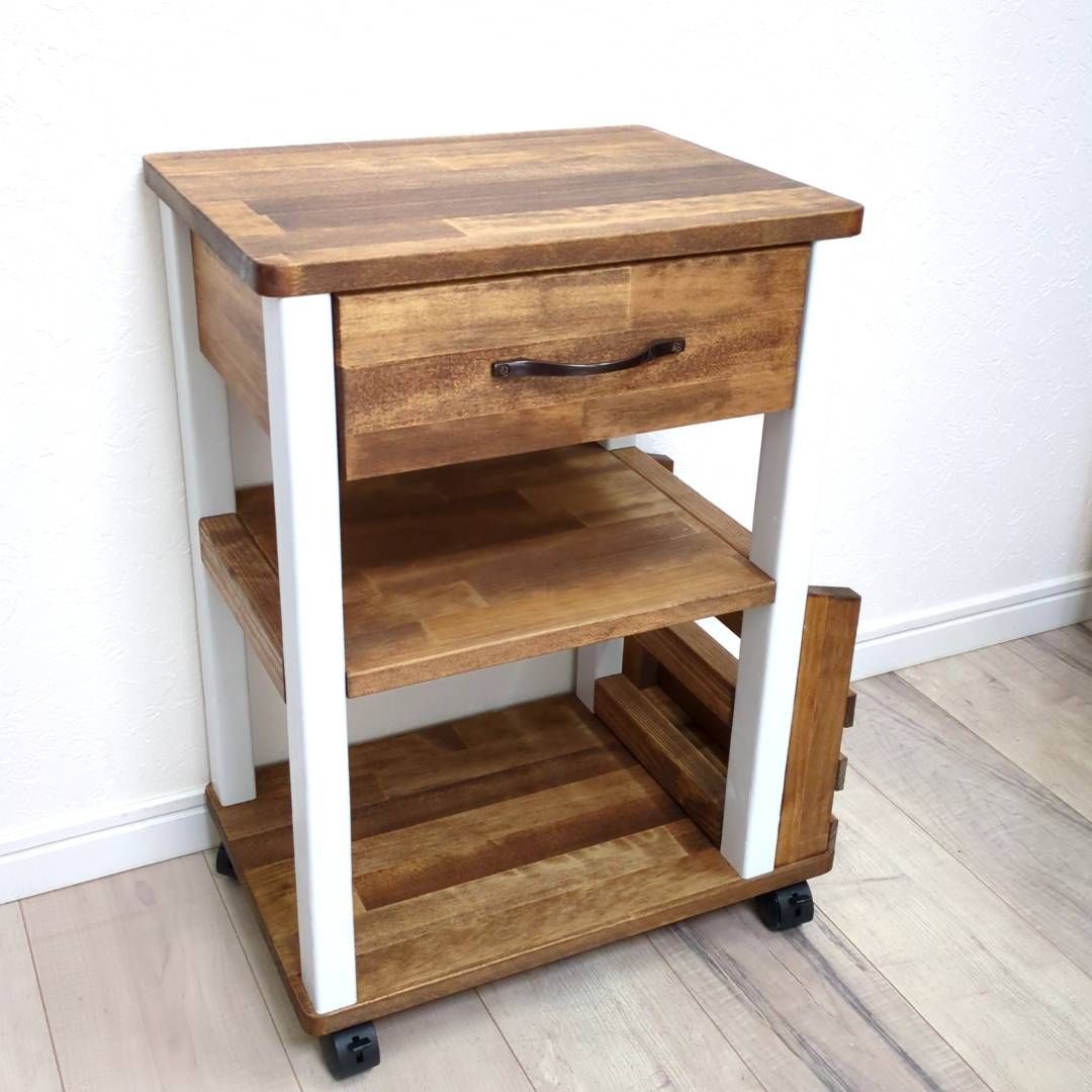 アンティーク調サイドテーブル