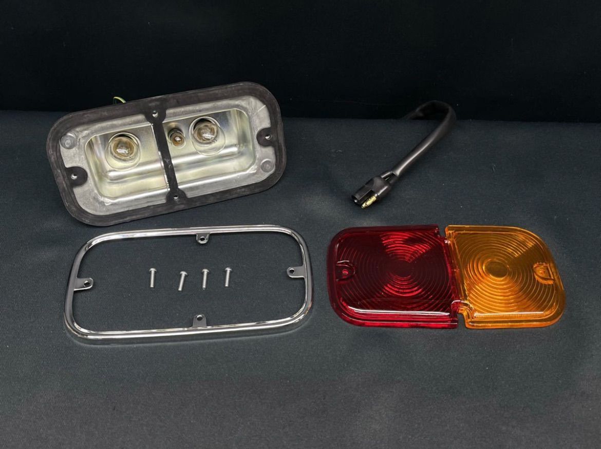 いすゞ エルフ テールランプ 4個 リアコンビランプ エルフ'70TLD