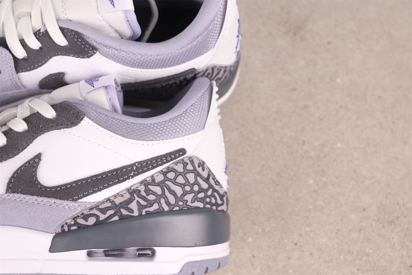 ホワイト インディゴヘイズ