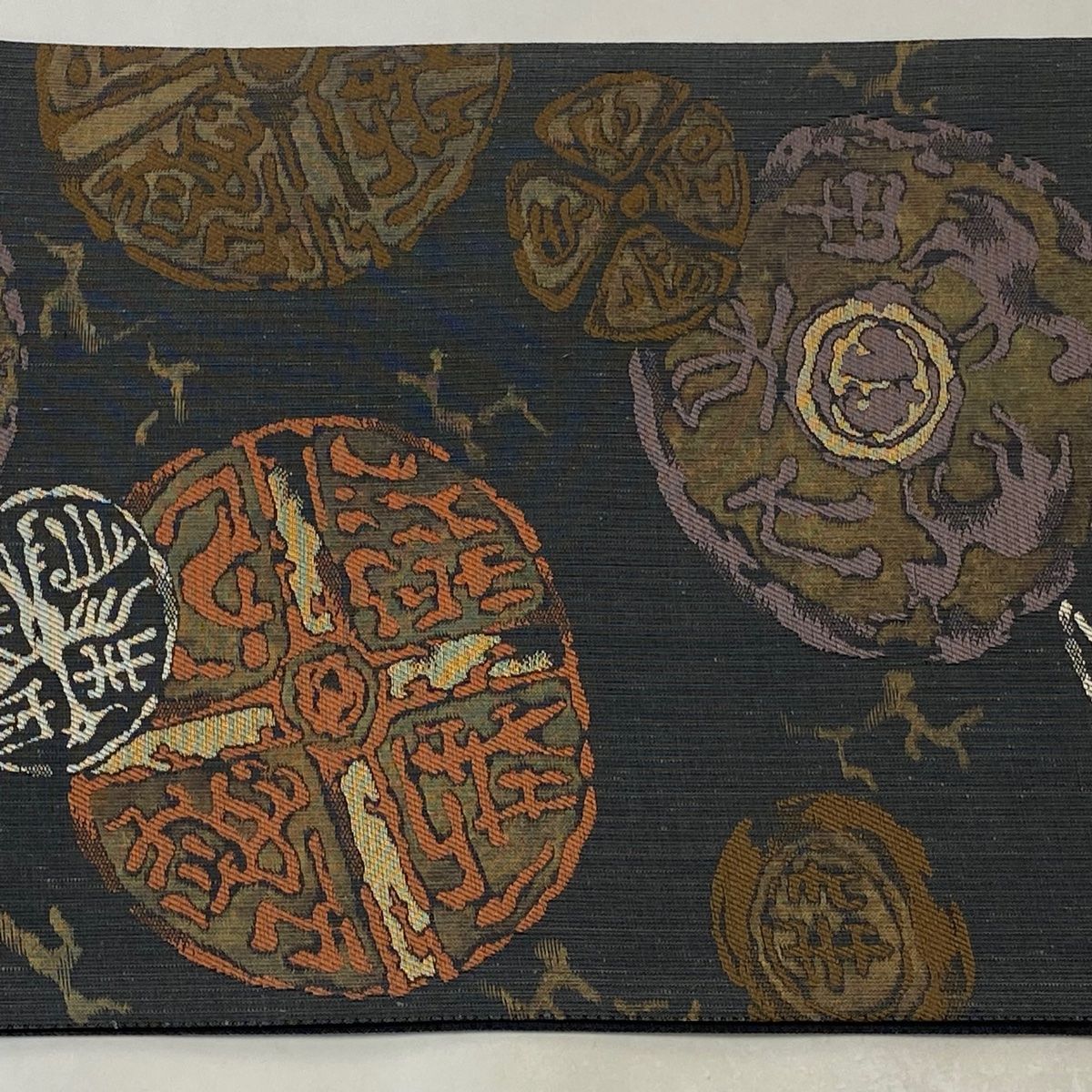 袋帯 美品 名品 証紙 菱屋六右衛門 紬地 幾何学模様 金彩 墨色 六通