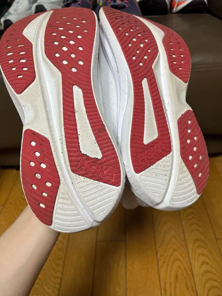 HOKA ONE