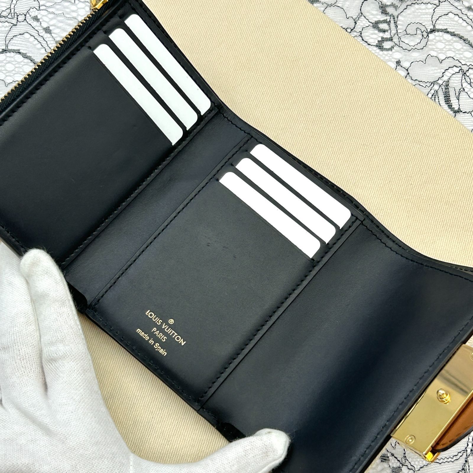 ドーフィーヌ コンパクト