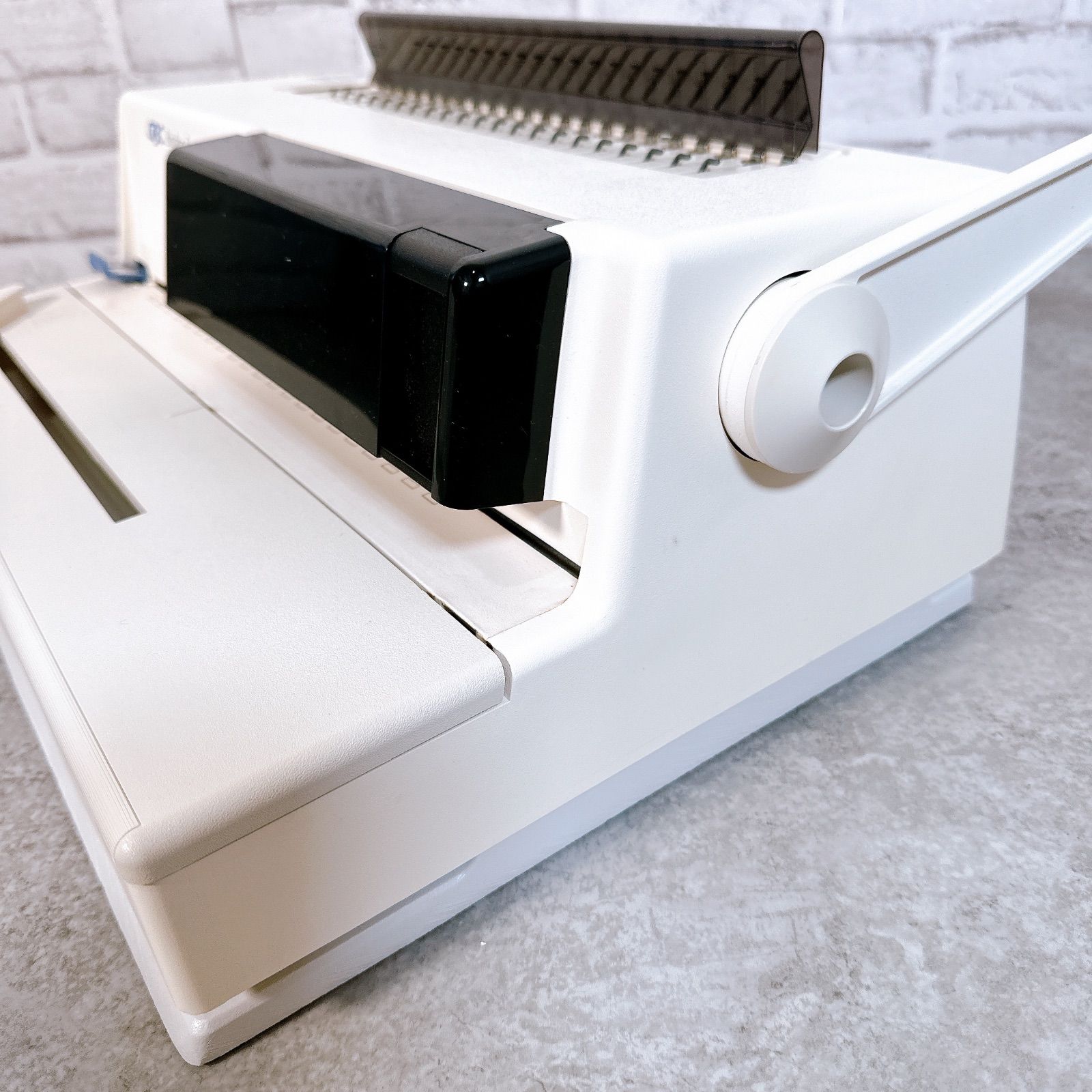 パンチ機能付き