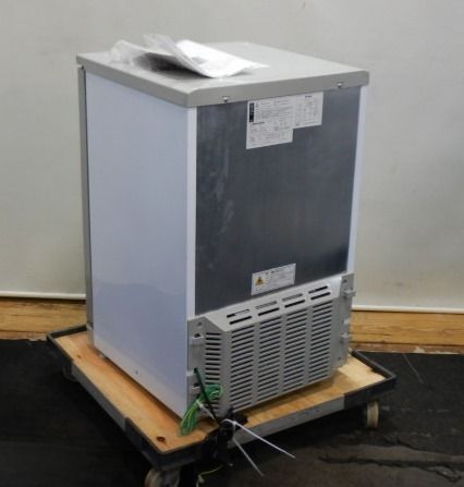 100V