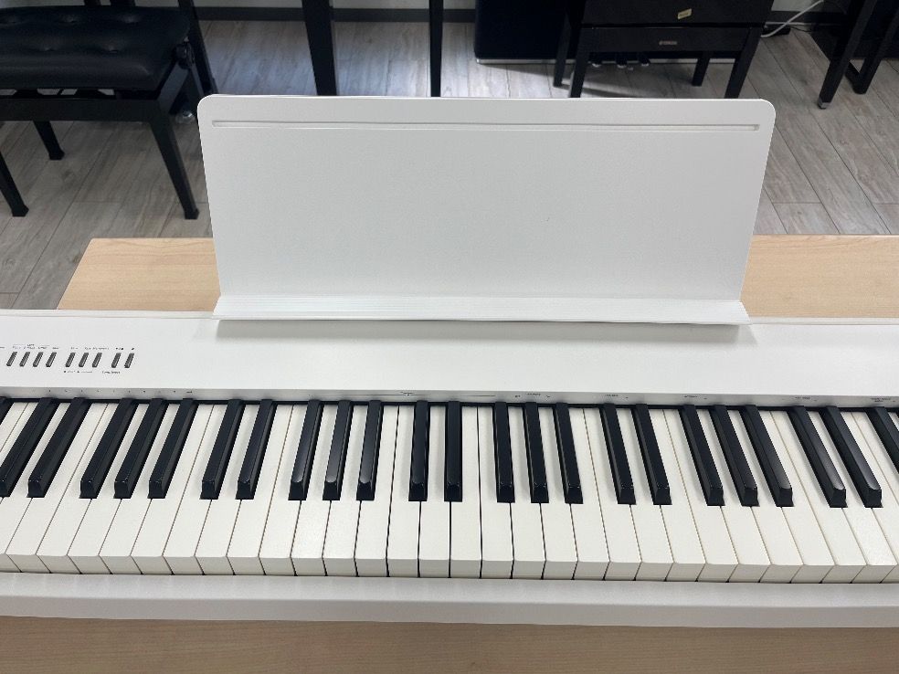 ☆69217【電子ピアノ】ROLAND FP30XWH 22年製 - メルカリ