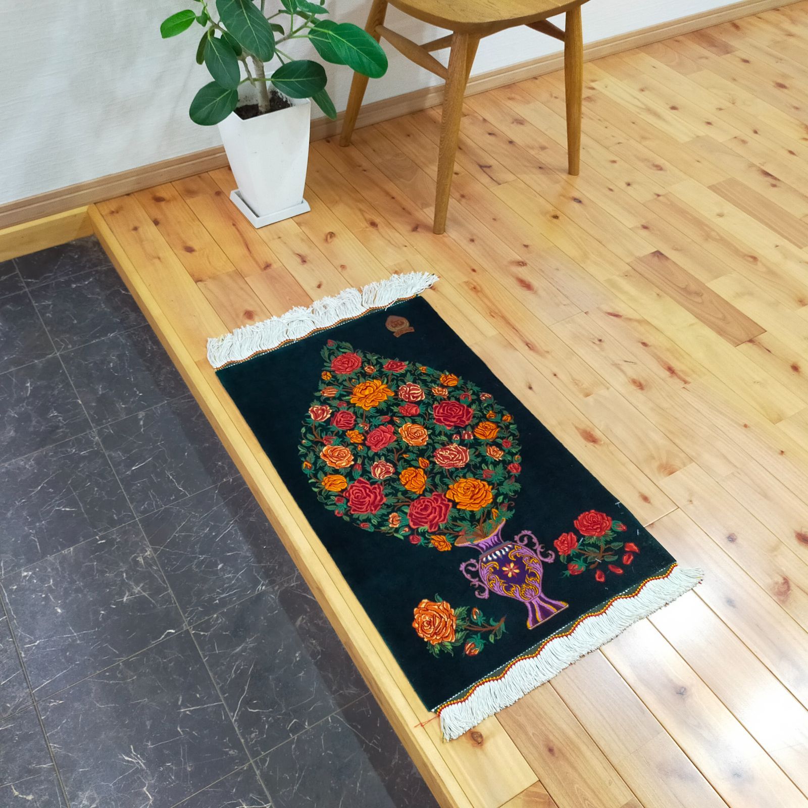 タバタバイ工房 クム イラン産 超一級品 バラでPartyTimeペルシャ絨毯