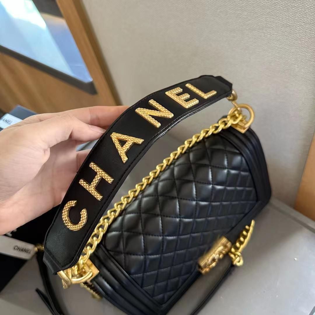 【超希少なブラック文字】CHANEL★ショルダーバック 美品?CHANEL シャネル ショルダーバッグ 黒|本日限定特価|新品