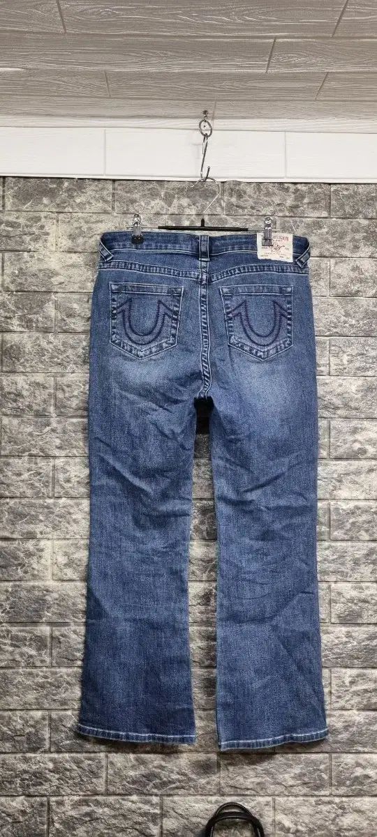 トゥルーレリジョン サイズ:32インチ ステッチデザインデニムパンツ