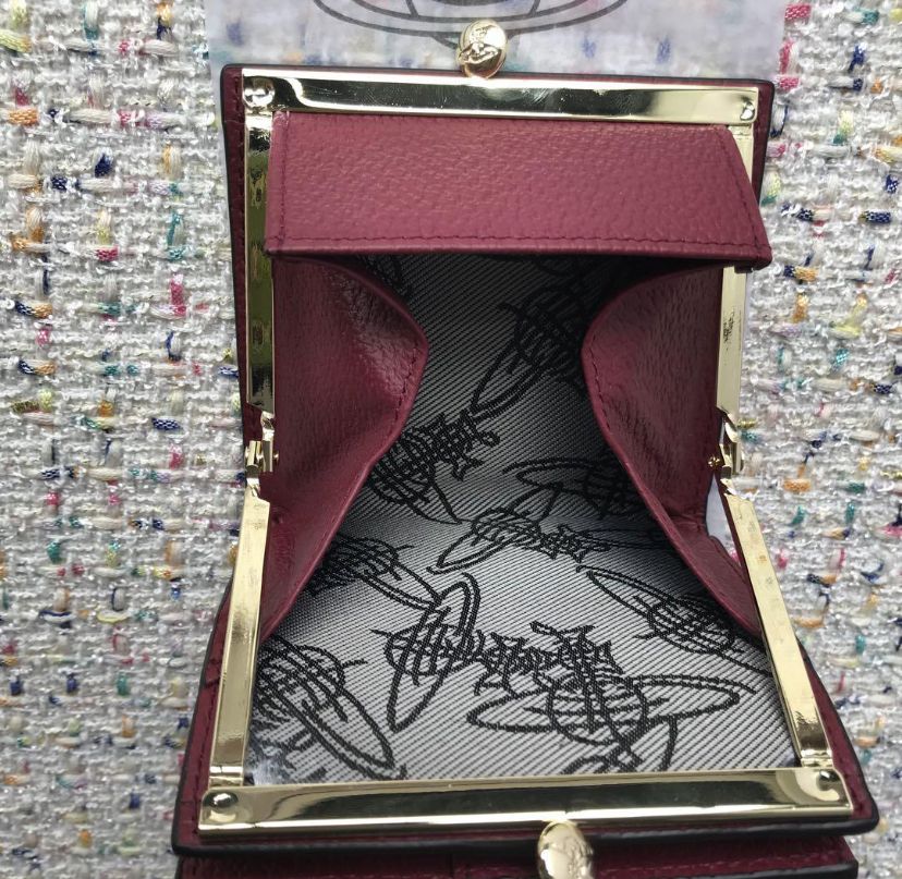 ☆送料関税込☆VIVIENNE WESTWOOD がま口 二つ折り財布☆超人気 (Vivienne Westwood/折りたたみ財布)  99290966【BUYMA】