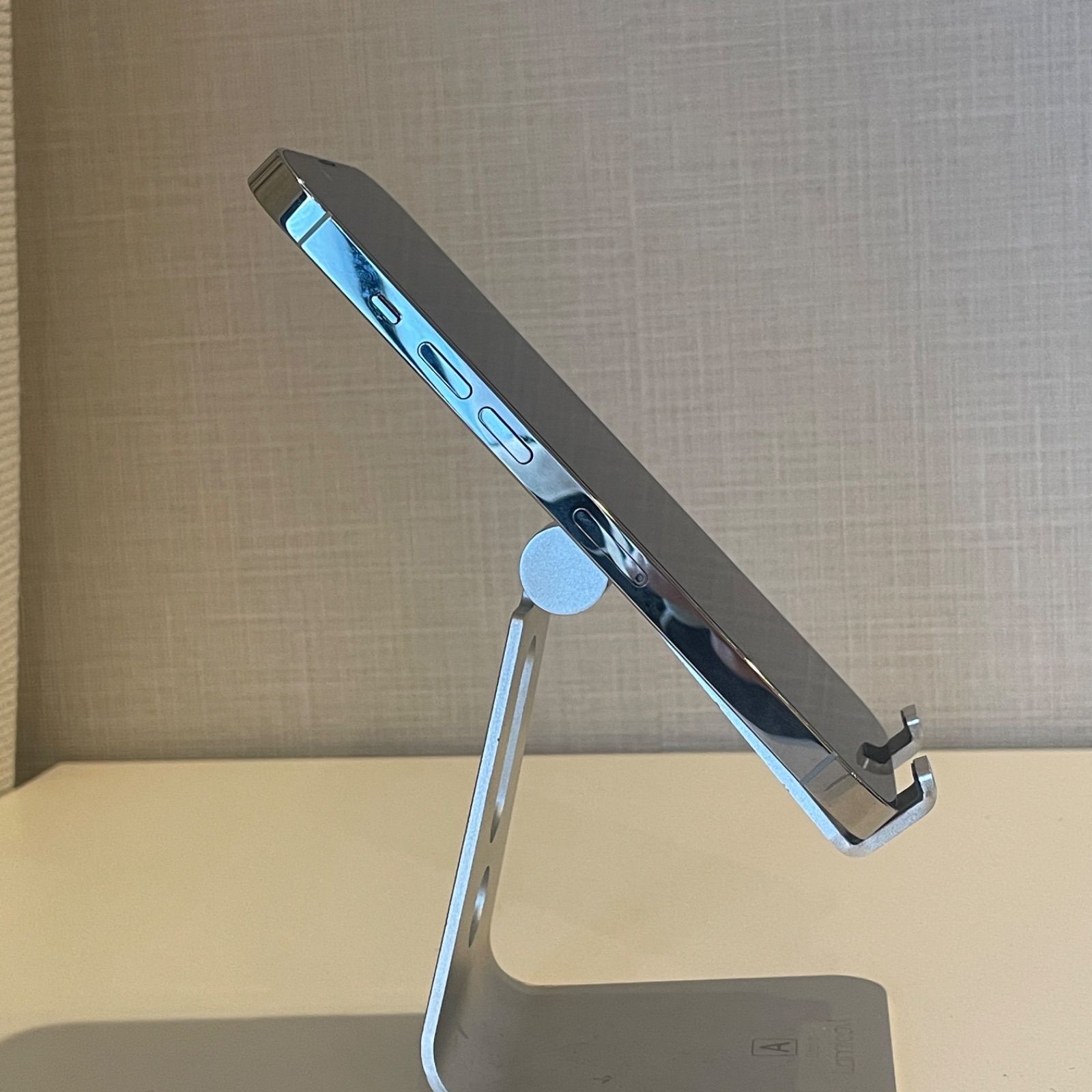シルバー 128GB