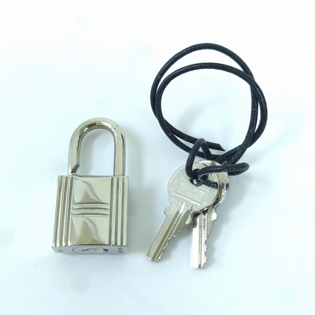 HERMES エルメス カデナ パドロック No.102 南京錠 鍵付 - メルカリ