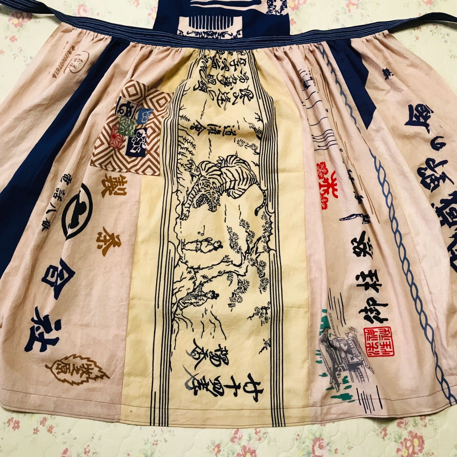 135 胸当て付エプロン くし リメイク ハンドメイド 手ぬぐい