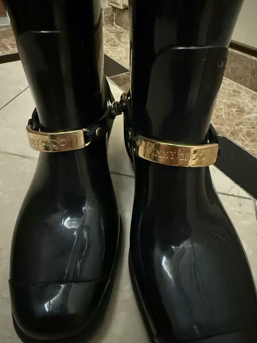 Jimmy Choo
