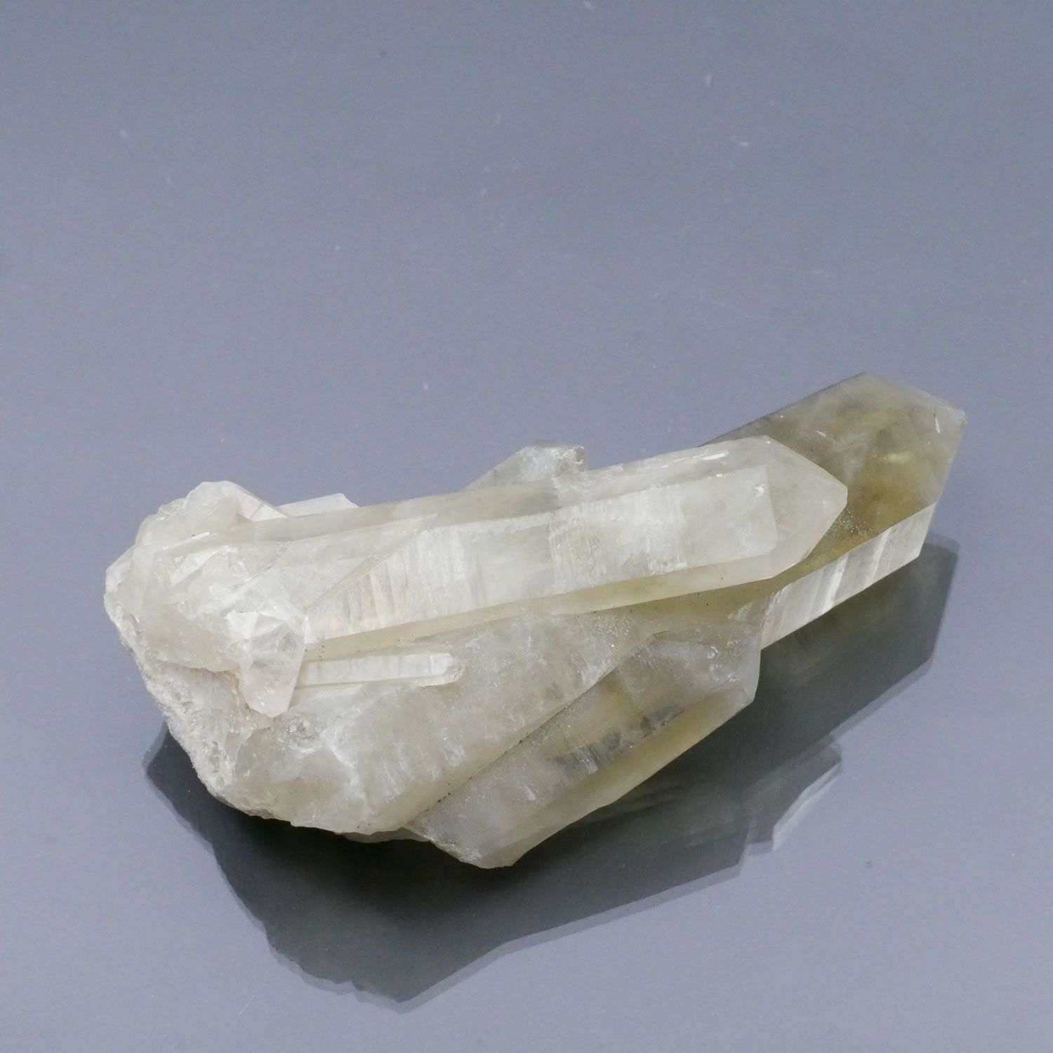 天然石 ●超大型●煙水晶　AAA級天然スモーキークォーツクラスター　1032g マダガスカル産 煙水晶 天然スモーキークォーツクラスター 1点物