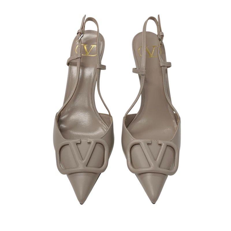 ✨美品✨ 【VALENTINO】ヴァレンティノ べージュ パンプス エナメル VALENTINO - ✨美品✨ 【VALENTINO】ヴァレンティノ べージュ