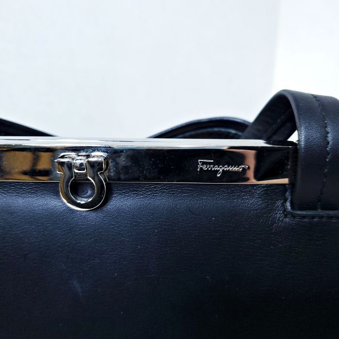 Ferragamo　サルヴァトーレフェラガモガンチーニ2wayハンドバッグ Salvatore Ferragamo】フェラガモ『ガンチーニ 2WAYハンドバッグ