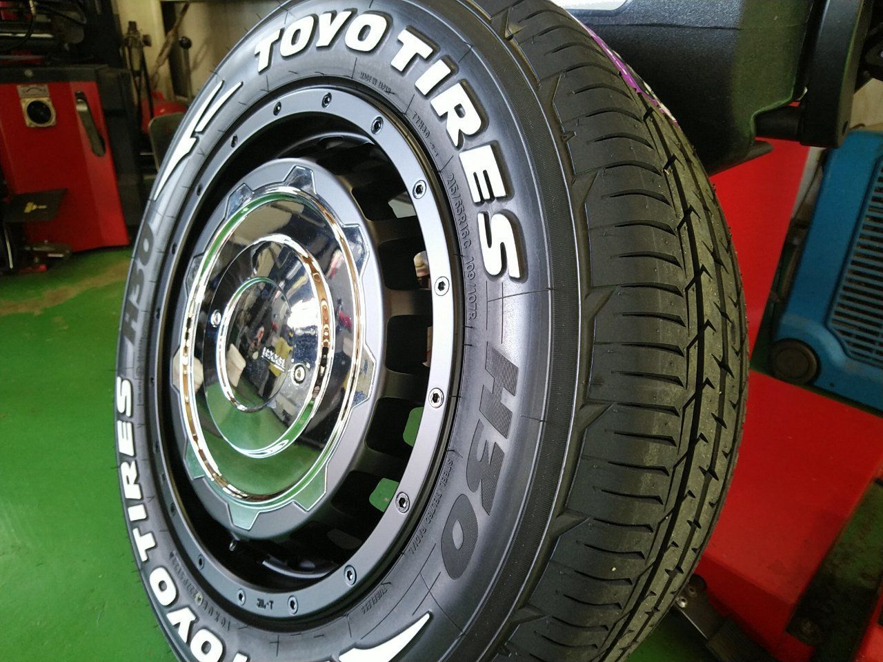 日産 キャラバン タイヤホイールセット TOYO H30 215/65R16 ホワイト