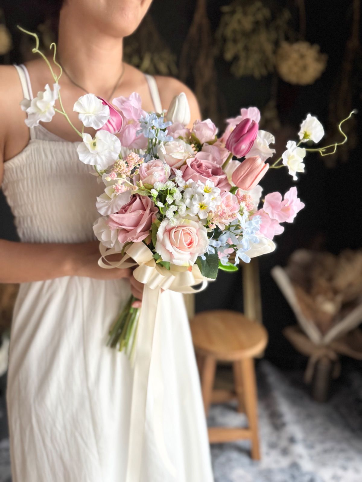 ピンクチューリップ濃淡クラッチブーケ