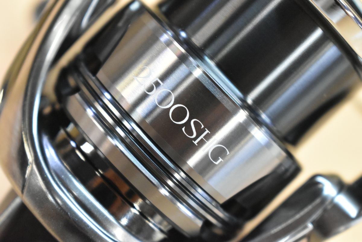 シマノ 24 ツインパワー 2500SHG SHIMANO TWINPOWER スピニングリール ライトソルト エギング ロックフィッシュ ブラックバス