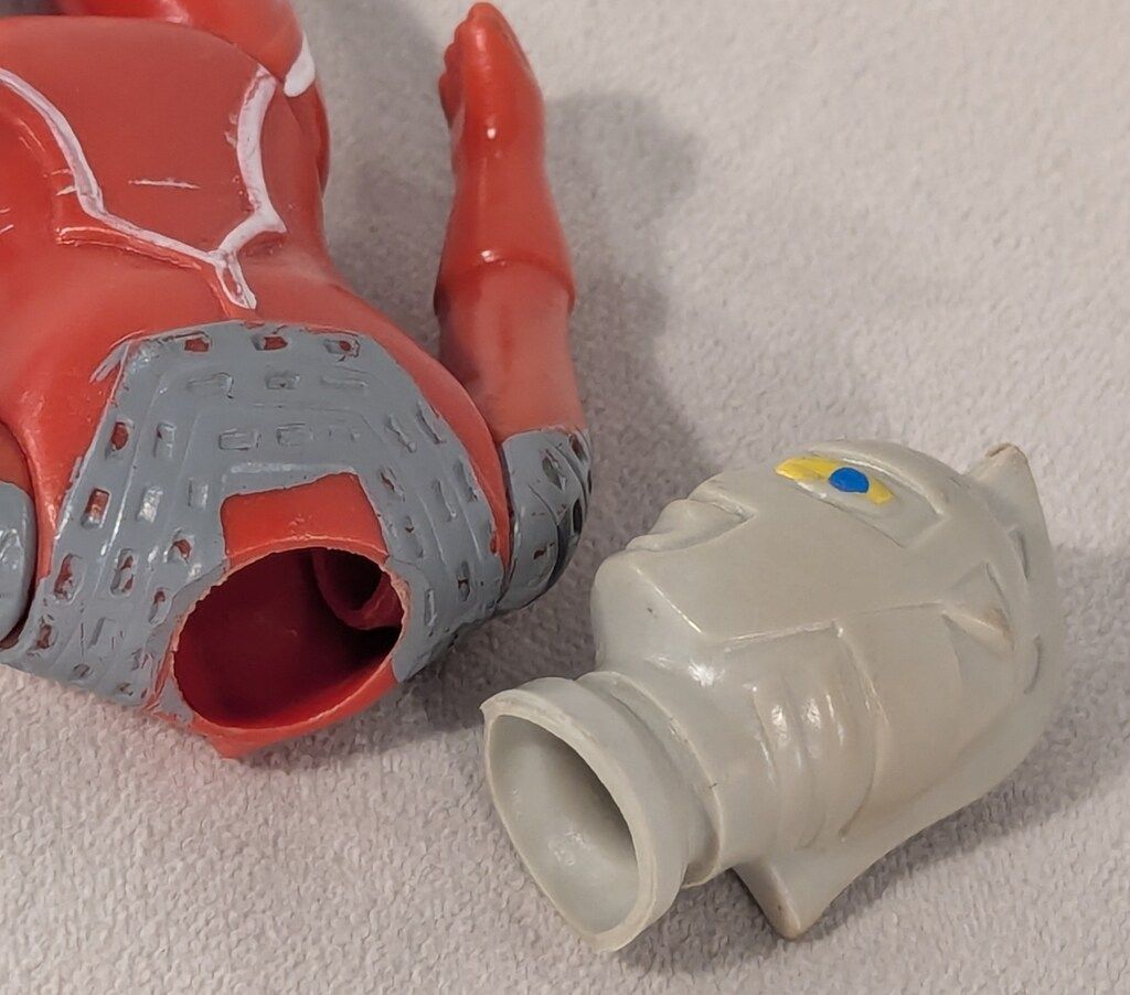 ブルマァク ブルマァクミドルサイズ ウルトラセブン 140mm 赤