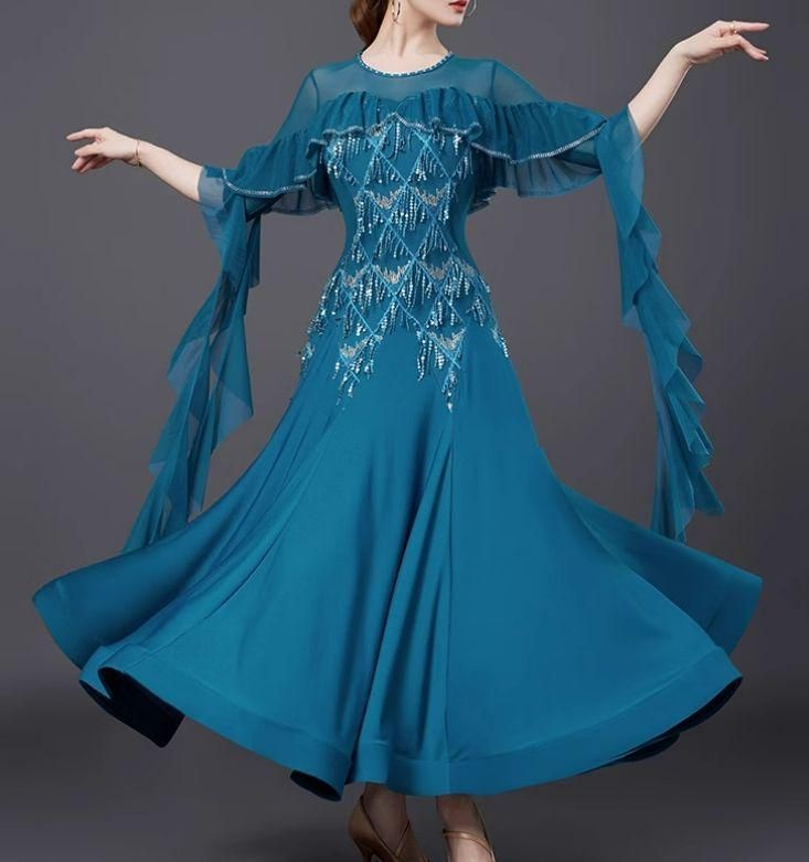 フラメンコ衣装ワンピースとシージョ5段フリル長袖テープ付き 良品