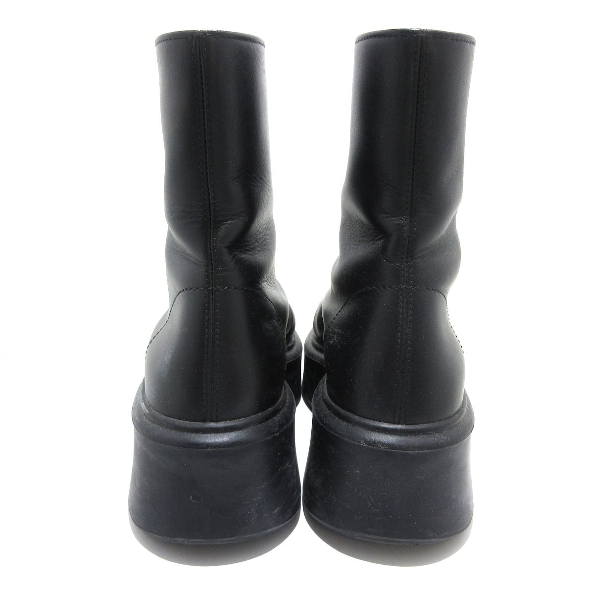 ショートブーツ