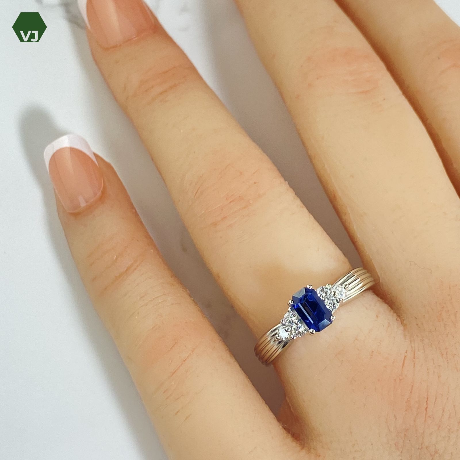17-34】サファイア ダイヤモンド リング S0.7ct D0.15ct【中古 17-34】サファイア ダイヤモンド リング S0.7ct D0.15ct【中古