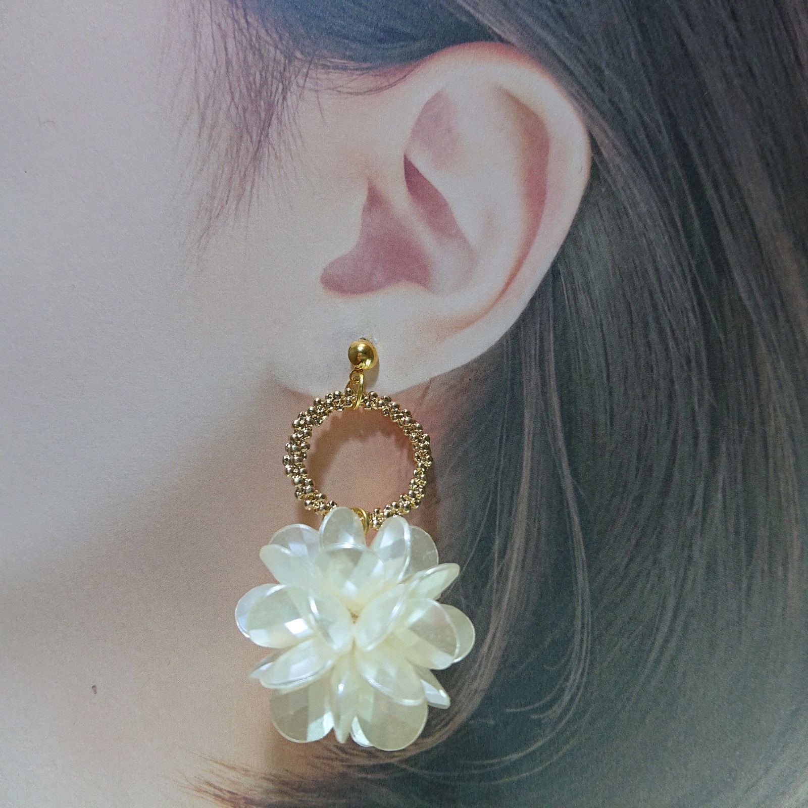 No.401フラワーベージュ×リング ハンドメイドピアス - メルカリ