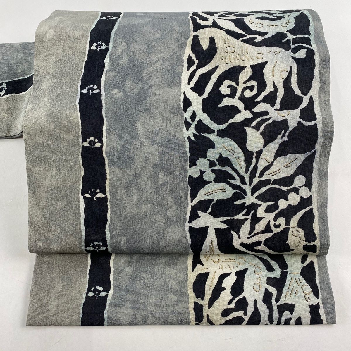 名古屋帯 美品 秀品 動物 葉 青灰色 正絹 【中古】 