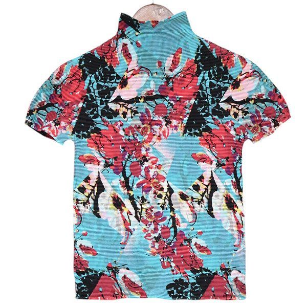 花柄プリントTシャツ