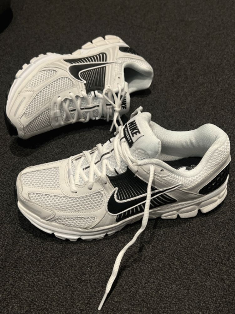 Nike Air Zoom Vomero 5快適ファッション滑りに強い摩耗に強い低幇カジュアルランニング靴男性型白色fb9149-101