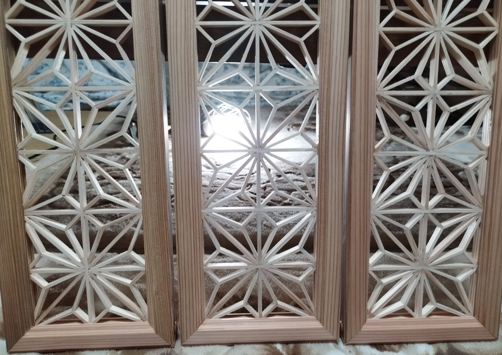 10 ❣️特価❣️麻の葉組子吹き抜け4枚一組 木製額縁 131❣️特価❣️ 麻の葉組子 吹き抜け 4枚一組 木製額縁 10 麻の葉組子